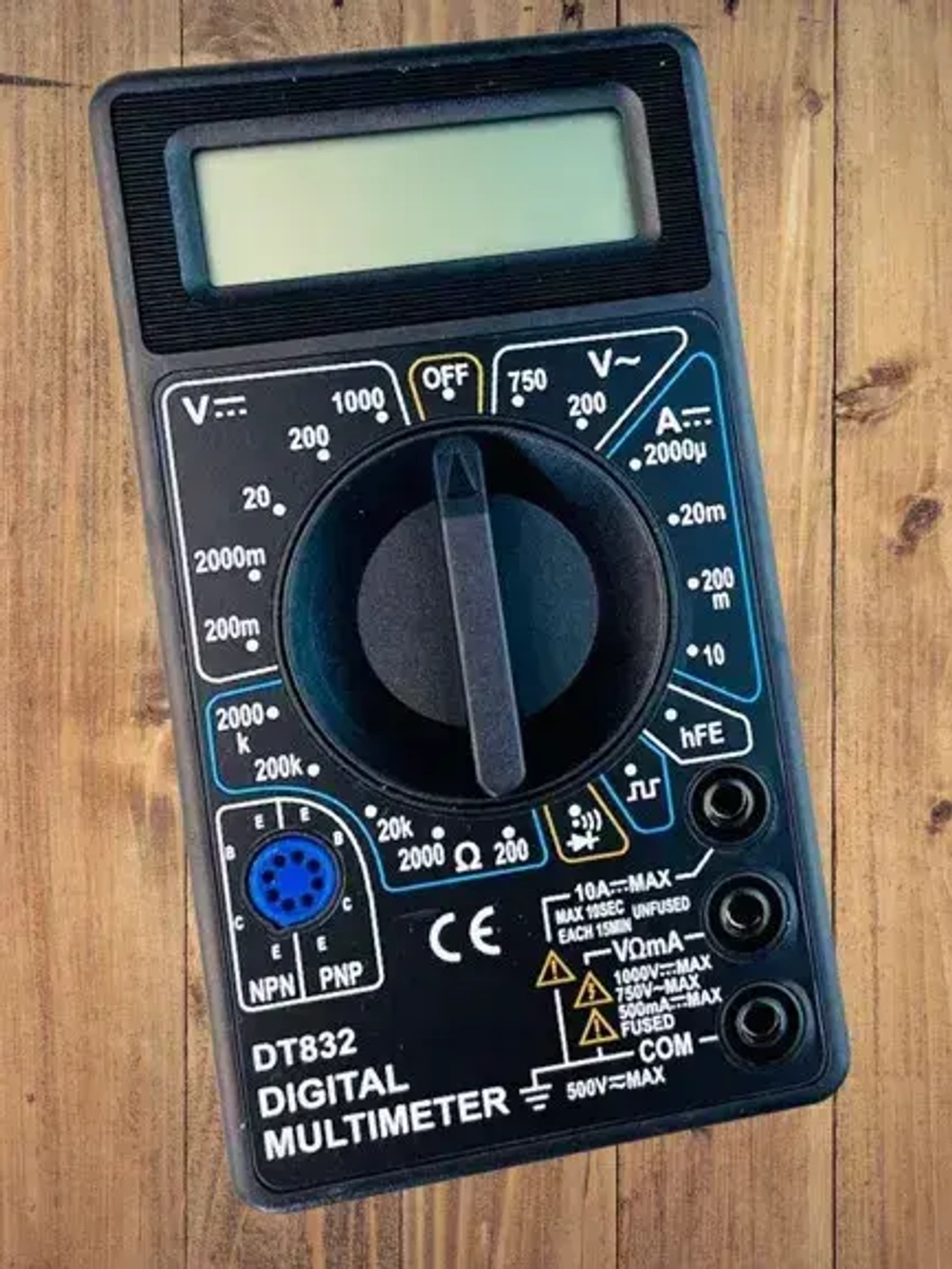 Портативный мультиметр DT832 с функцией прозвонки цепи