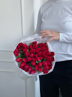 Букет из 51 красного тюльпана