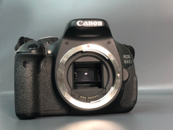 Canon 600D Kit 18-55mm 3.5-5.6 IS STM II 3.700 кадров