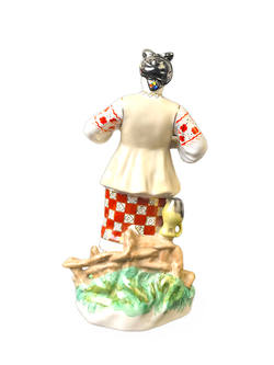 Фарфоровая статуэтка "Одарка" КЭКХЗ