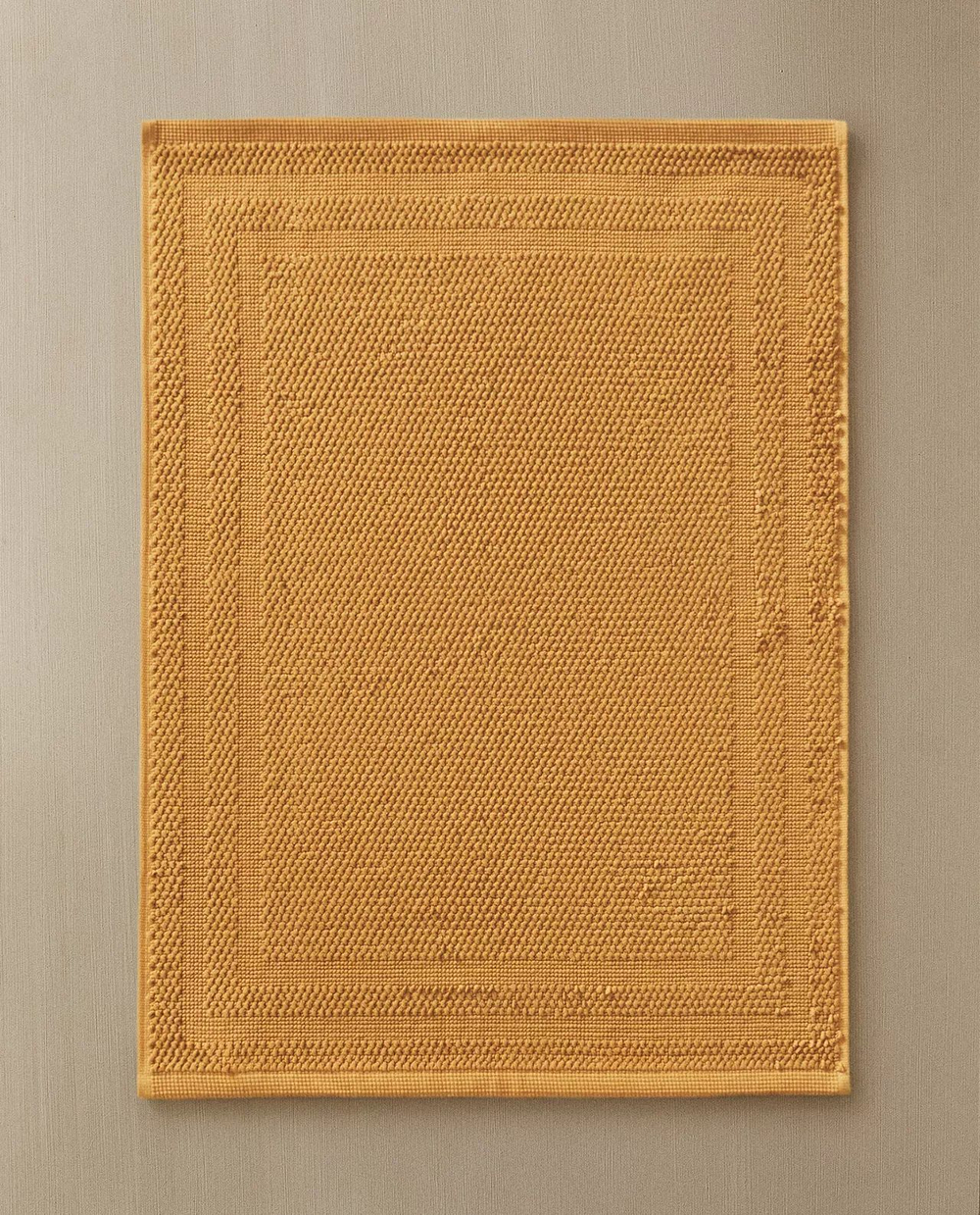 Zara Home - Нескользящий коврик для ванной из хлопка, горчичный, 50x70 см