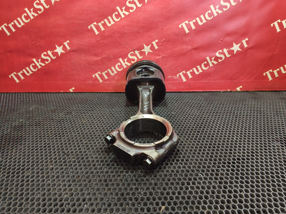 Поршень с шатуном