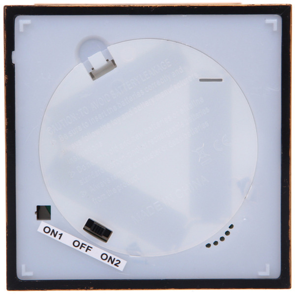 Сувенир с подсветкой «Волшебная зима» 10,5*10,5*28,5 см, мелодия, подсветка, эффект снегопада (работает от 3*АА, USB)