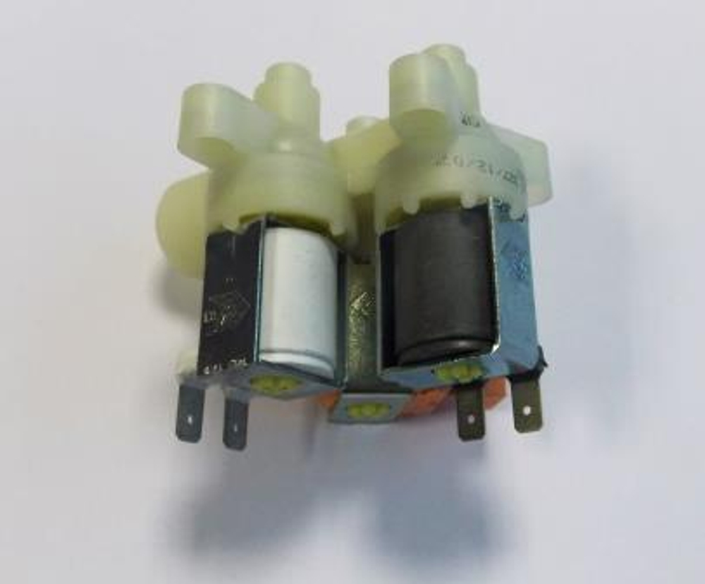 Электроклапан залива воды в дозатор стиральных машин АЕГ / Занусси / Электролюкс с сушкой ( 3 трубки)