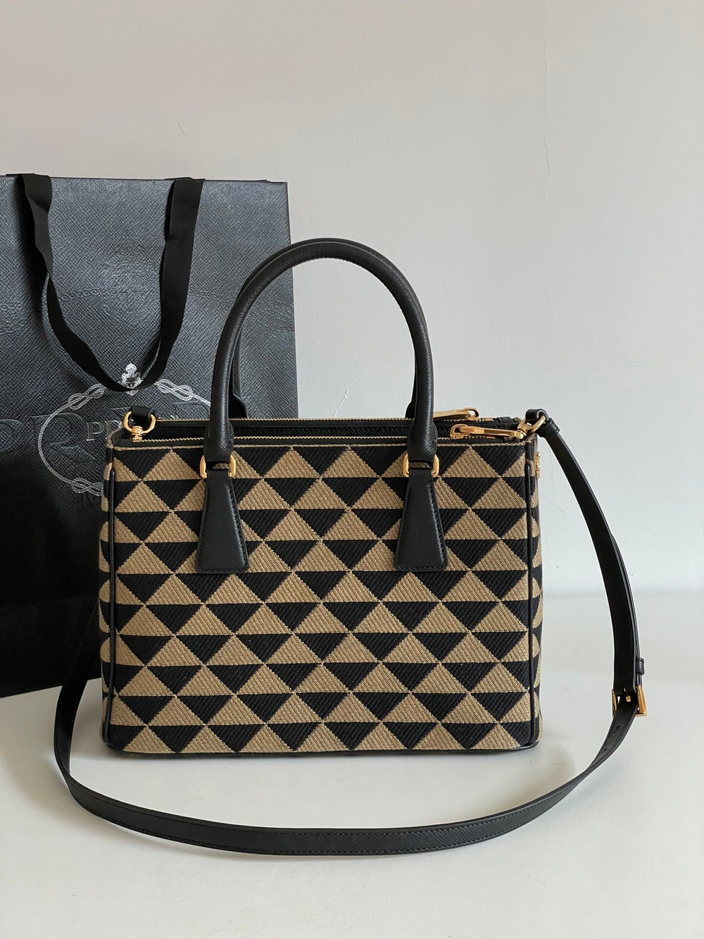 Prada Galleria Bag 28 cm
