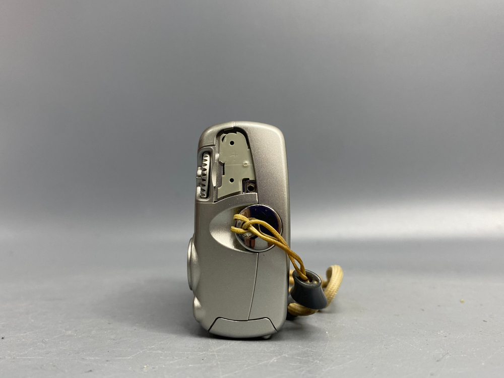 Canon Digital IXUS 950 IS, объектив шумит