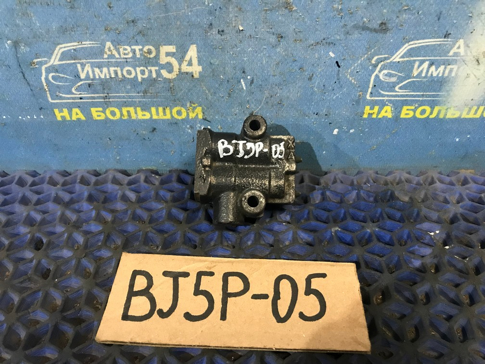 Распределитель тормозной MAZDA FAMILIA 2000