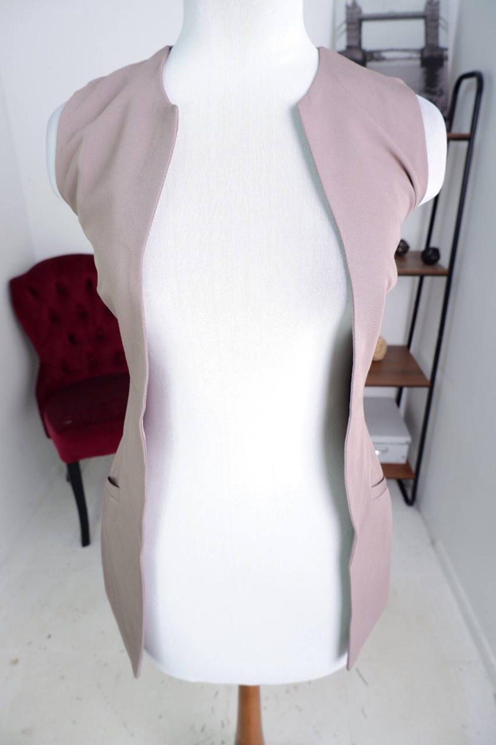 Жилетка Aleksandra Kazakova классическая, маркировка XS, визуально на 42 размер, новая