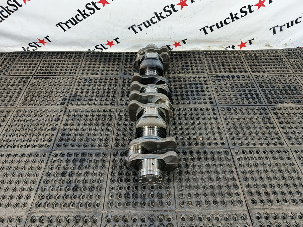 Коленвал D2676 2016г.