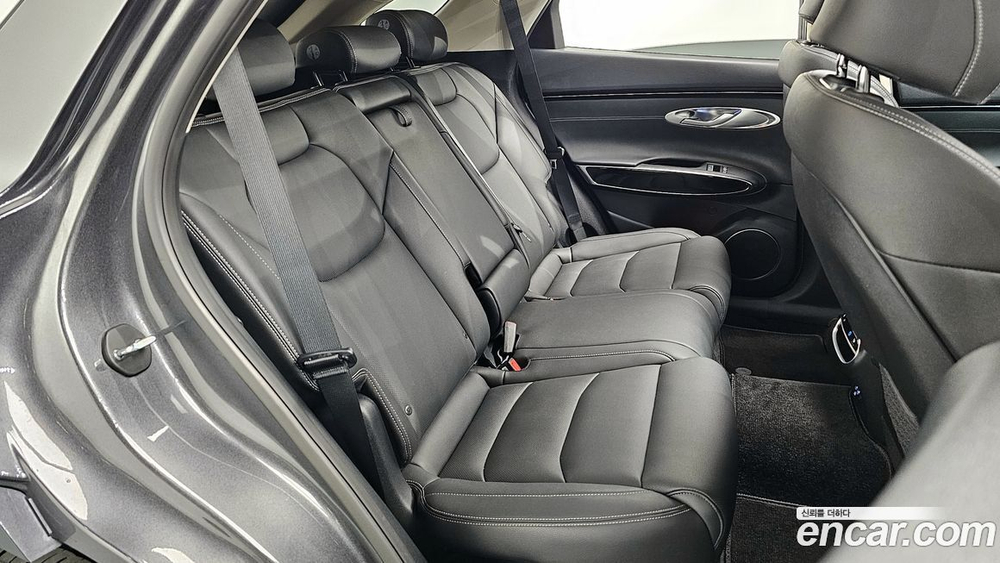 Genesis GV70 2.5T Бензин 2WD (01.2021)