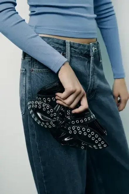 ZARA СУМКА-МЕШОК МИНИ-ФОРМАТА С ЗАКЛЕПКАМИ, ЧЕРНЫЙ
