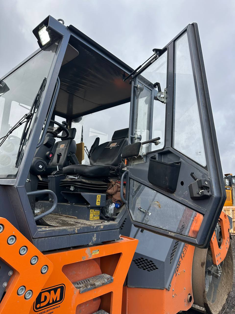 Завод дорожных машин DM-13 Каток_не актуально DM-13-VD (Дизельный, 4,8 л, 150 л.с., АТ)