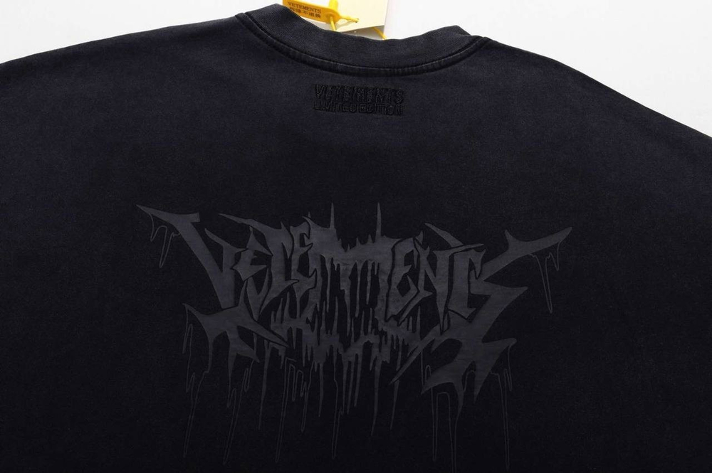 Футболка Vetements