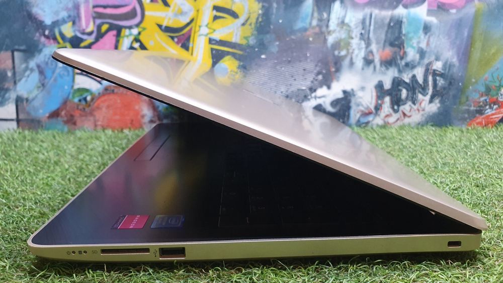 Ноутбук HP Pentium/4Gb/Radeon 520 2Gb