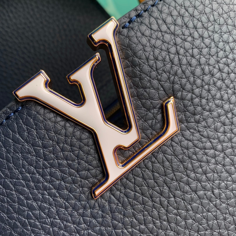 Louis Vuitton Capucines MM
