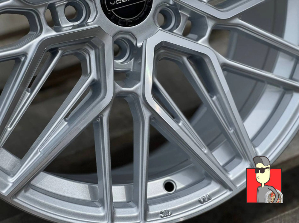 Комплект дисков Vossen FF22 18x8 et35 5x114.3
