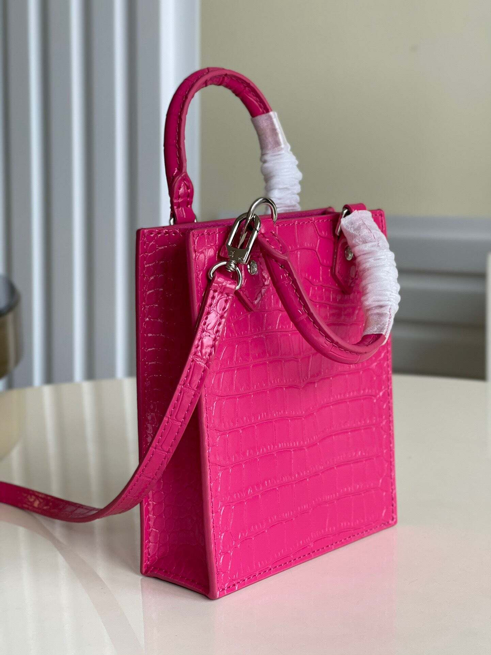 Louis Vuitton Petit Sac Plat
