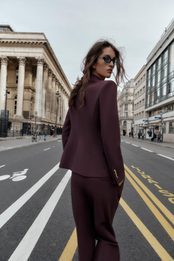 ZARA ПРИТАЛЕННЫЙ БЛЕЙЗЕР С ПОДПЛЕЧНИКАМИ, БУРГУНДИ