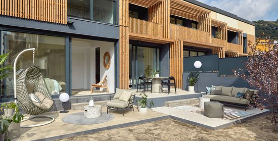 Диван Mareluz трехместный черный стальной La Forma Испания