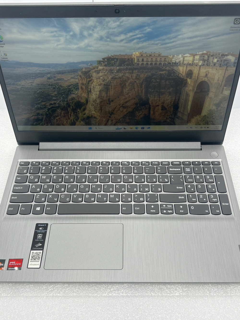 Ноутбук Lenovo IdeaPad 3 15ARE05 (81W4003ARK) 15.6"/AMD Ryzen 3 4300U/RAM 8GB/SSD 128GB/AMD Radeon Graphics/1920*1080/IPS/Windows 11/Подсветка кл-ры: нет/серебристый. Состояние: B1