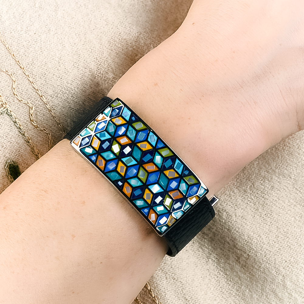 Браслет Fiore Luna на черном кожаном ремешке CB13209-5