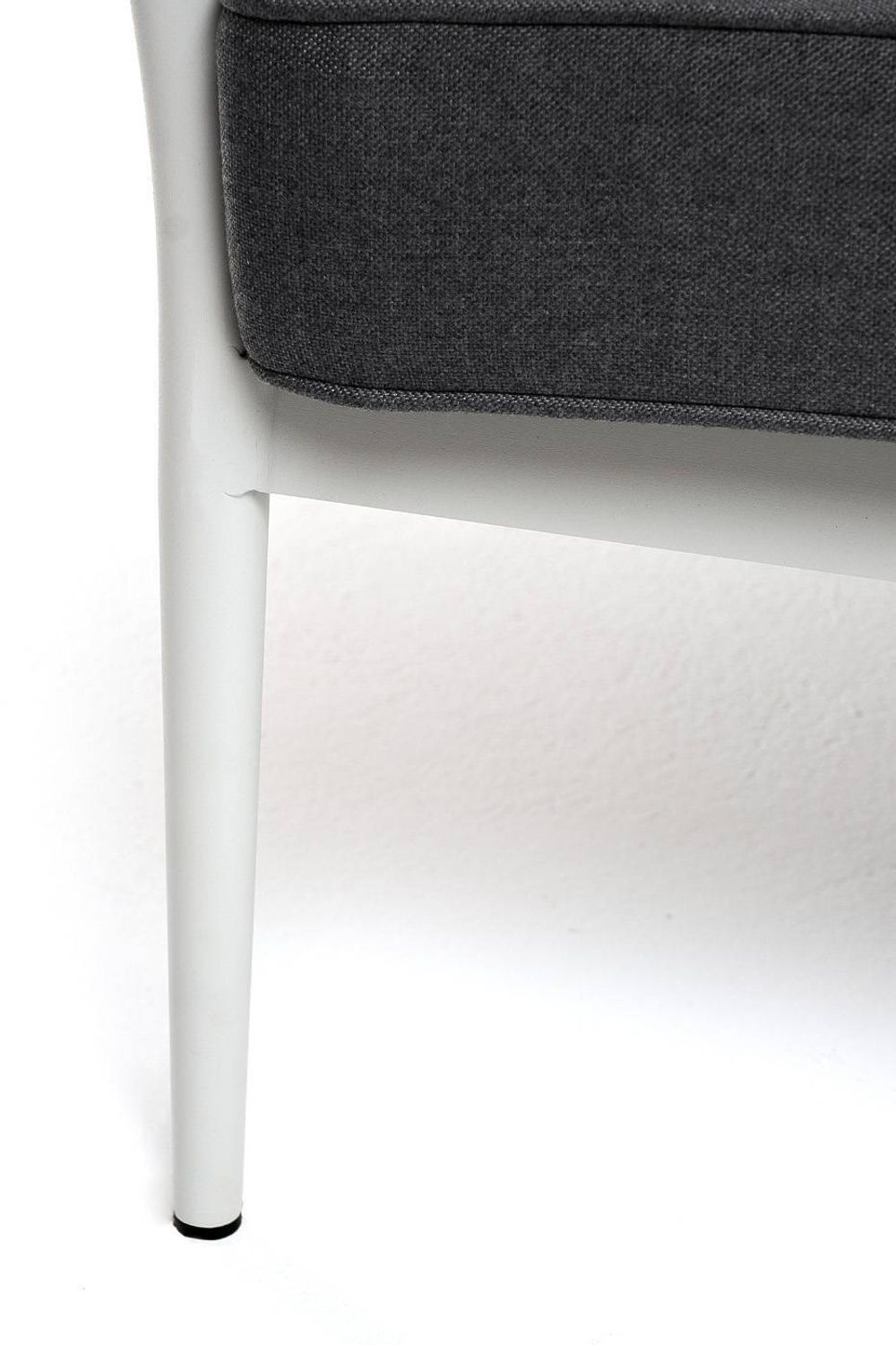 "Касабланка" диван 3-местный плетеный из роупа, каркас алюминий светло-серый (RAL7035) муар, роуп серо-коричневый 23мм, ткань серая 017