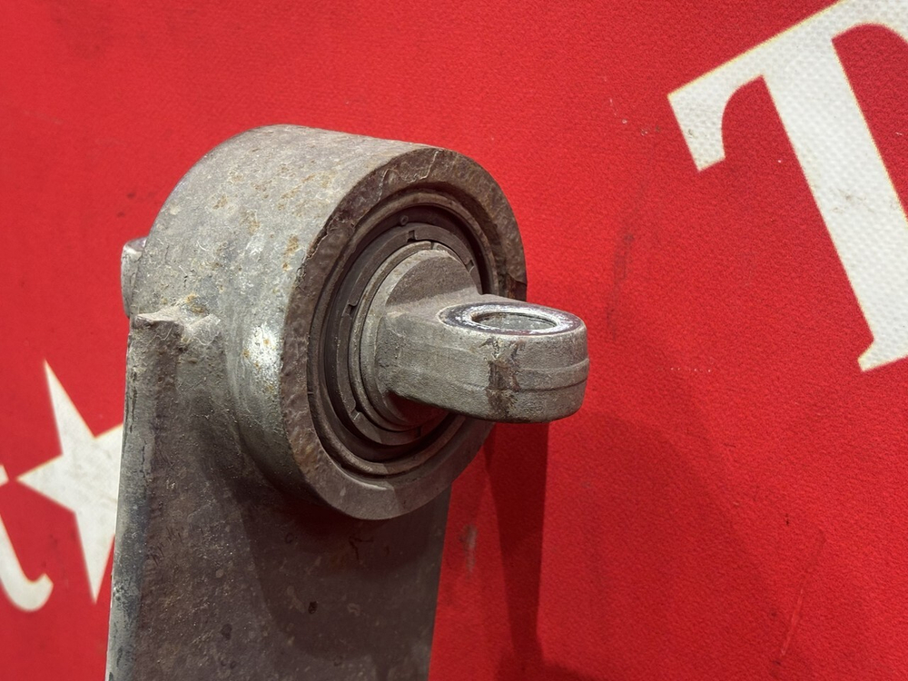 Стабилизатор задний 2023г