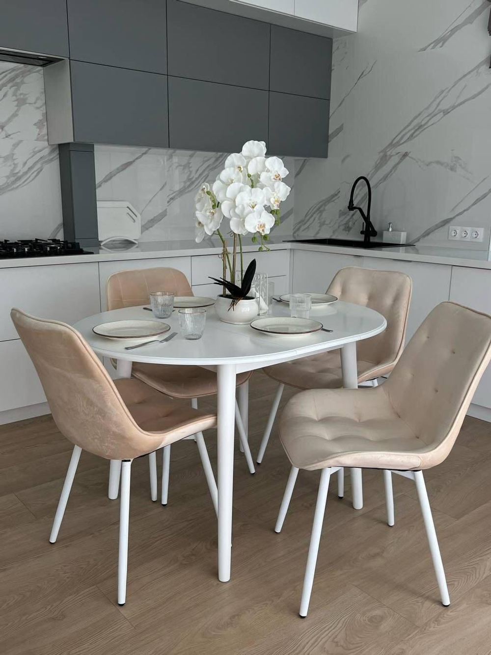 Круглый раздвижной стол "Скандинавия" и 4 стула Бостон