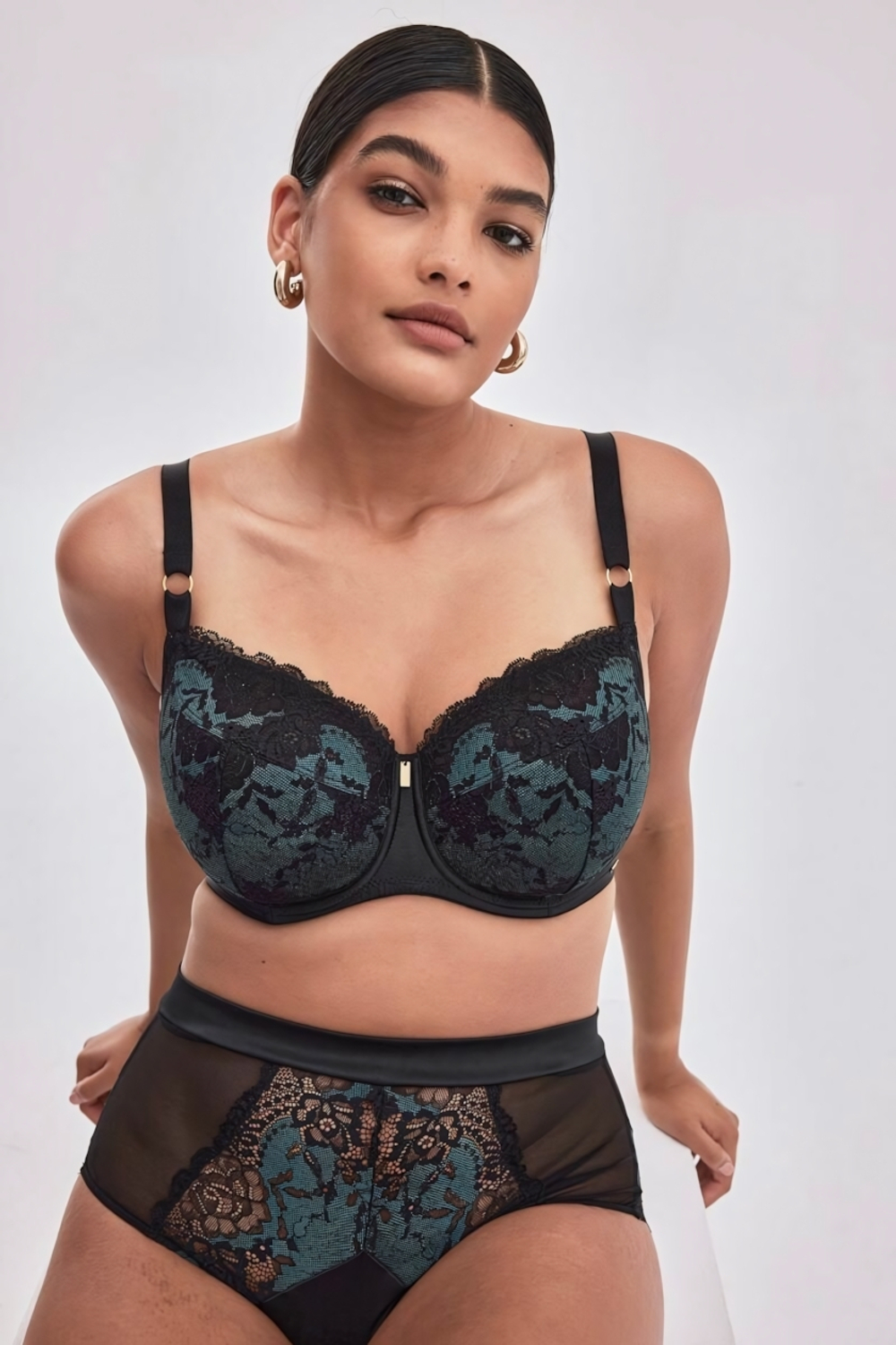 Роскошный бюстгальтер Moon с чашками на тонком поролоне (Размер: 80I) (Цвет: черный)