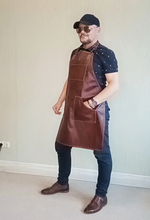 Кожаный рыжий с разводами фартук из итальянской кожи БогомолOFF Классик Коньяк BG00405 с эксклюзивной гравировкой