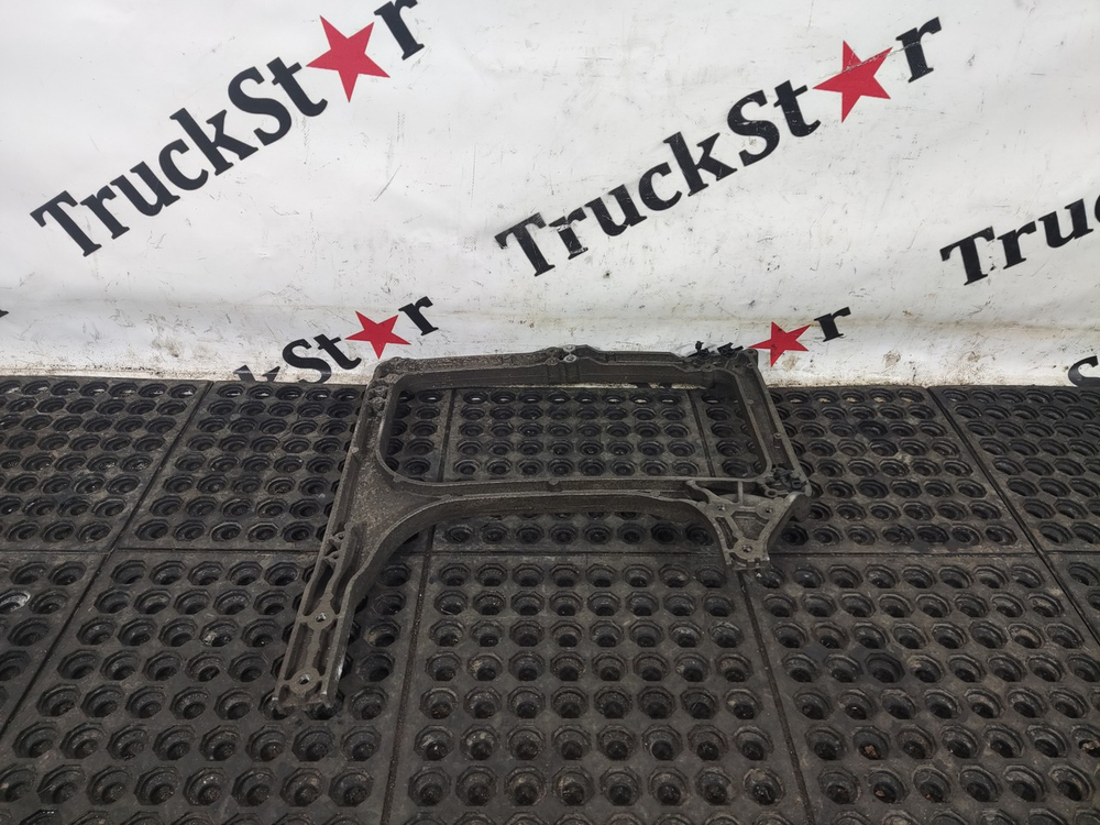 Кронштейн крыла переднего левого 2023г