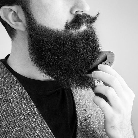 Деревянный гребень для бороды и усов Trius