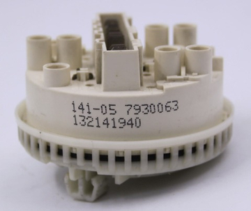 Датчик уровня воды (прессостат) стиральной машины Electrolux Aeg Zanussi 132141940 (141-05 7930063)