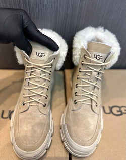 UGG