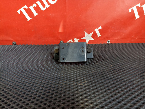 Кронштейн электромагнитных клапанов