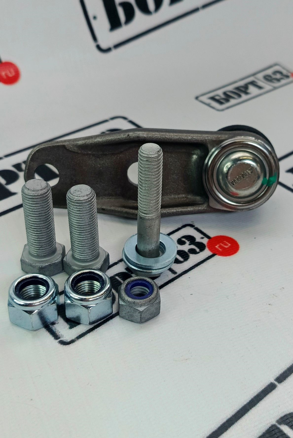 Шаровая опора передняя LEMFORDER 28892 03 009