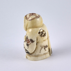 Нэцкэ Ребенок Карако с волшебным музыкальным инструментом