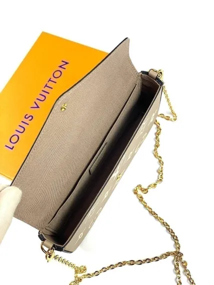 Клатч Louis Vuitton Felicie кремовый/серый