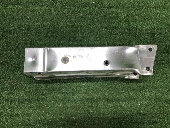 Кронштейн усилителя передний правый Mercedes E C207 (2009-2016)