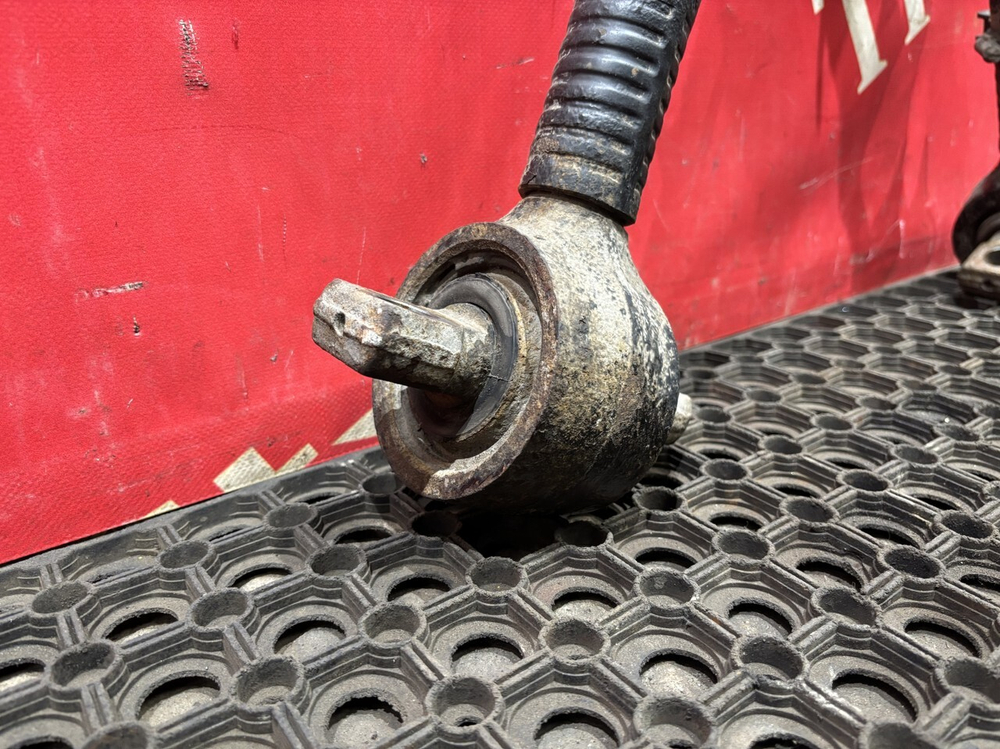 Тяга реактивная V-образная