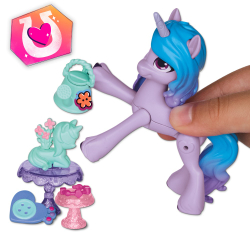 My Little Pony - Набор Чаепитие + фигурка пони Иззи Мунбоу + 20 аксессуаров F6112