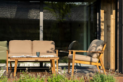 Кресло из акации МОНА