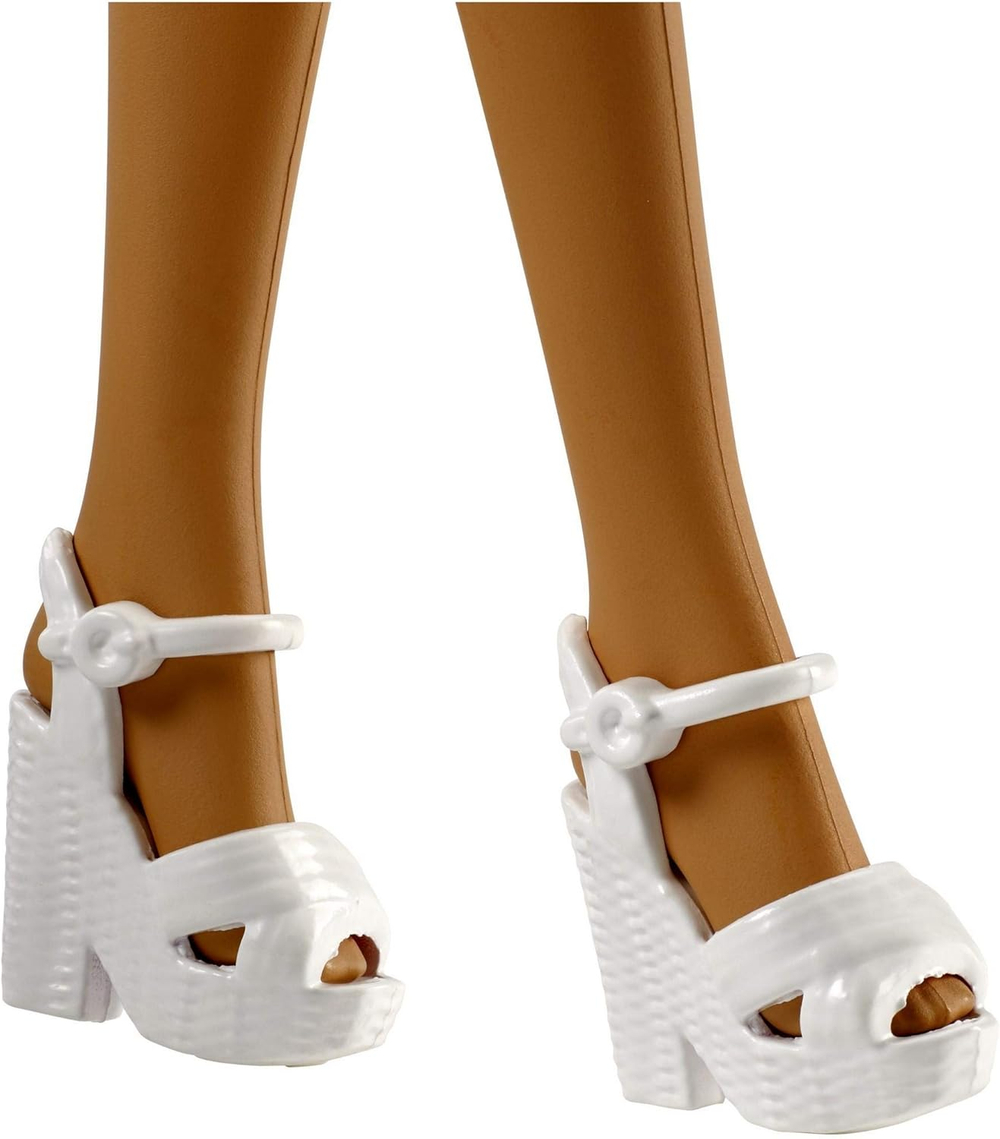 Кукла Barbie с набором туфель и аксессуаров