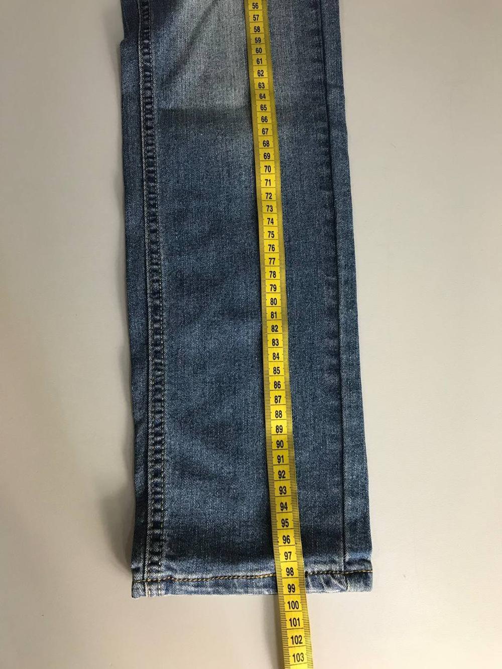 Джинсы для практичного образа, визуально на 42 размер, новые