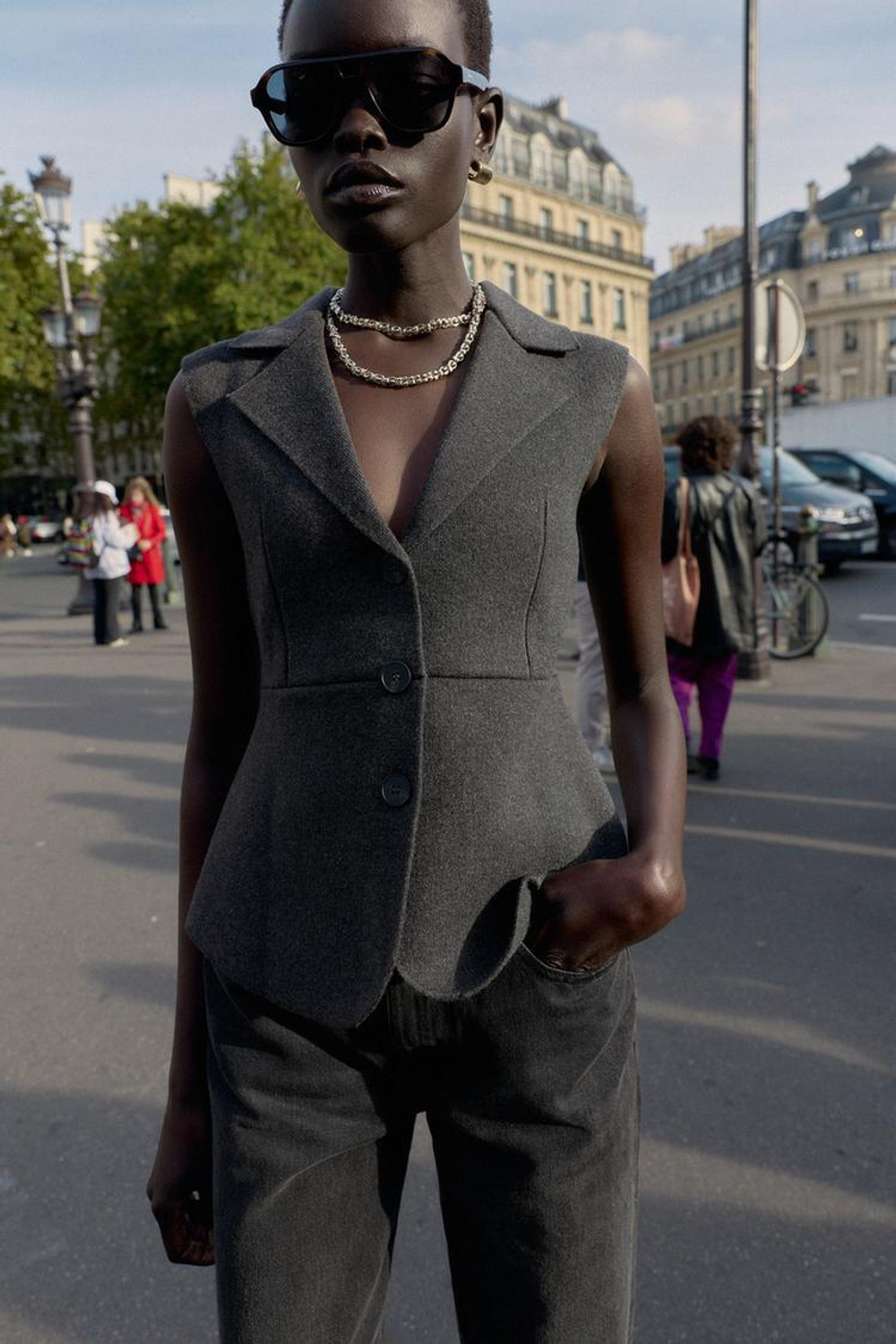 ZARA ПРИТАЛЕННЫЙ ТРИКОТАЖНЫЙ ЖИЛЕТ, СЕРЫЙ