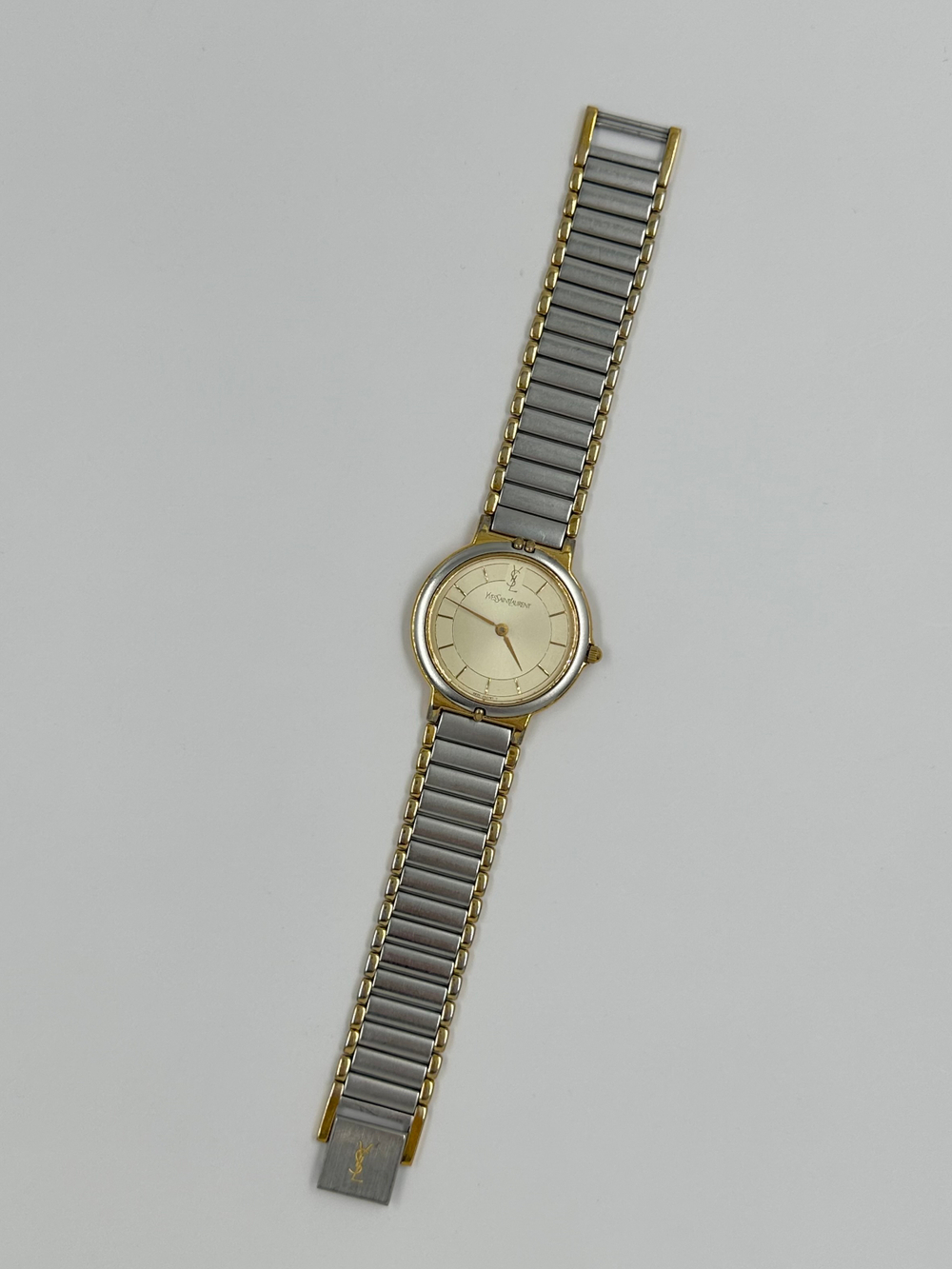 Часы Yves Saint Laurent