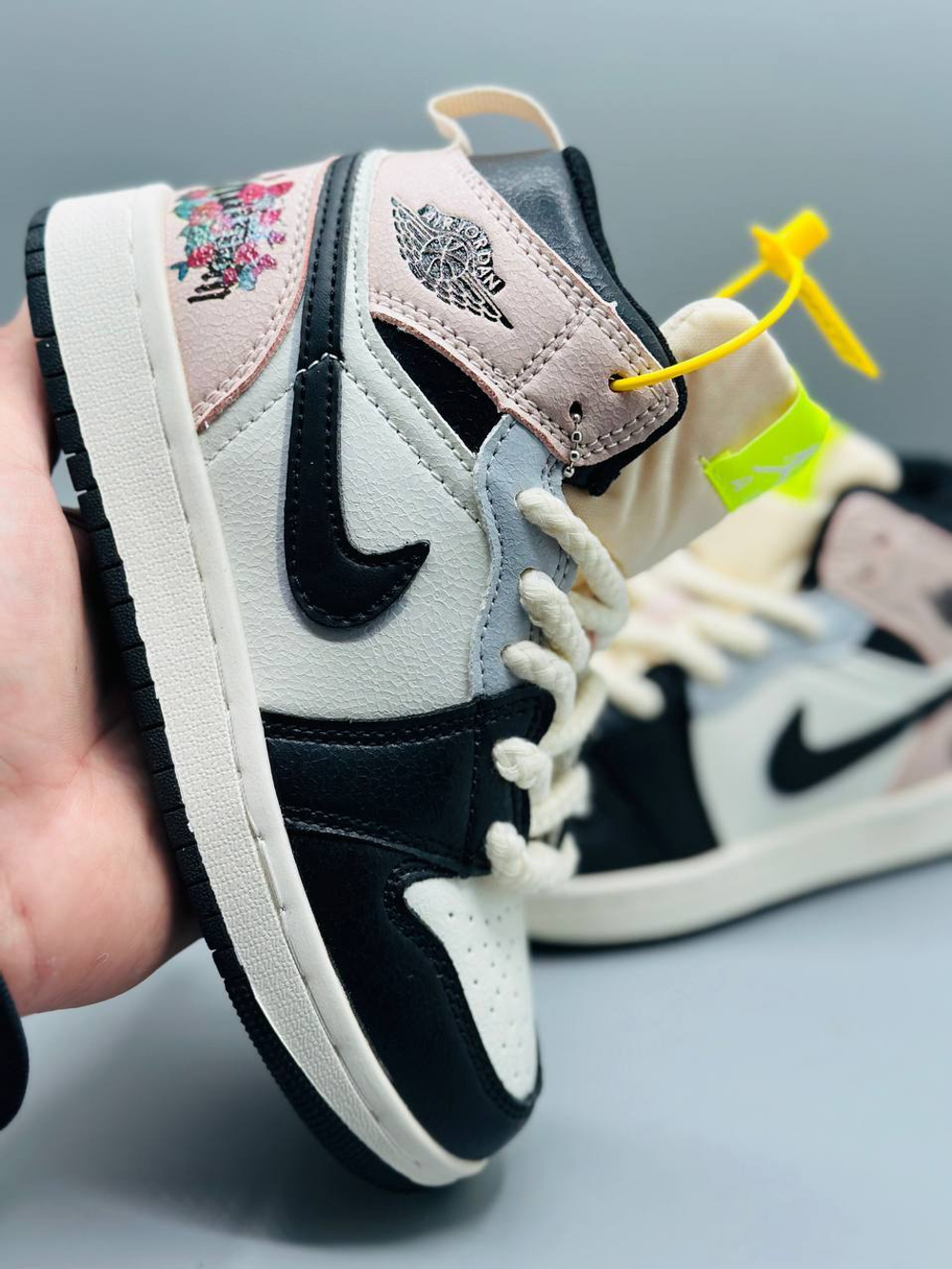 Детские высокие кожаные кроссовки Nike Air Jordan 1