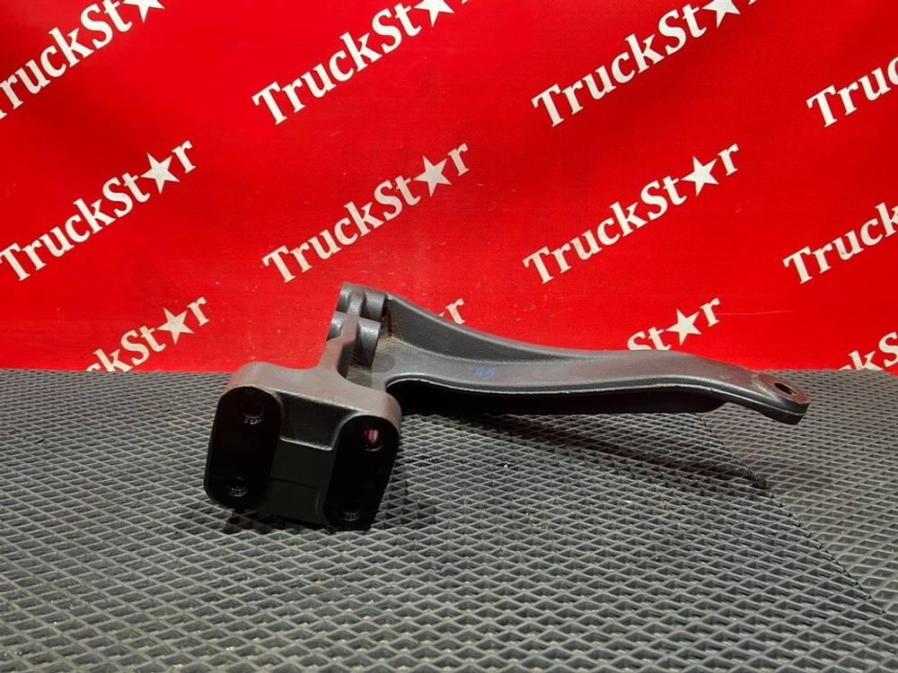 Кронштейн кабины правый