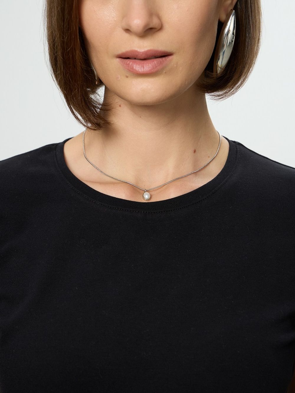 Футболка приталенная черная