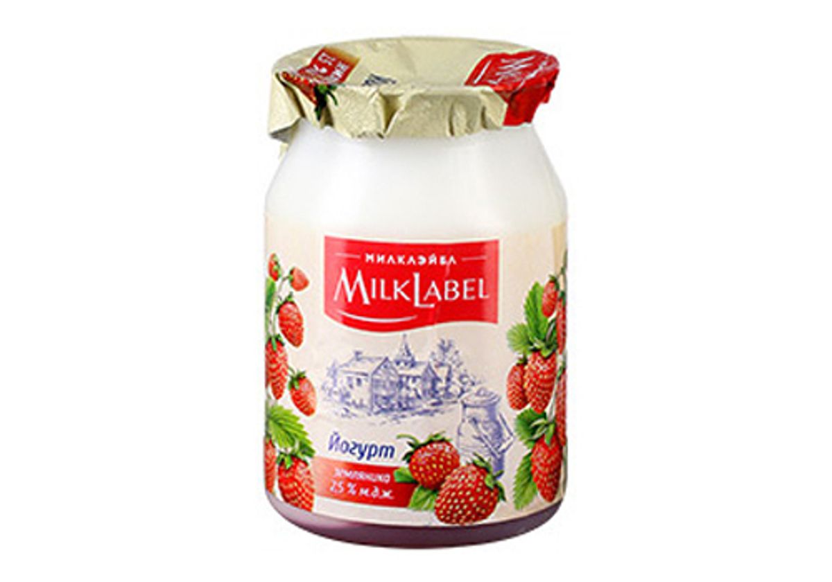 Йогурт "Милк Лэйбл" земляника 2.5%, 150г